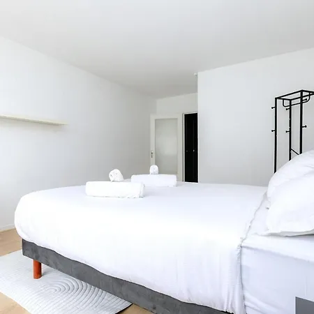 Pour Sejour Parisien Dans Le 15e *